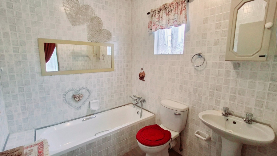 3 Bedroom Property for Sale in Vaalpark Free State